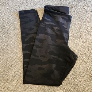 Old Navy camo active leggings